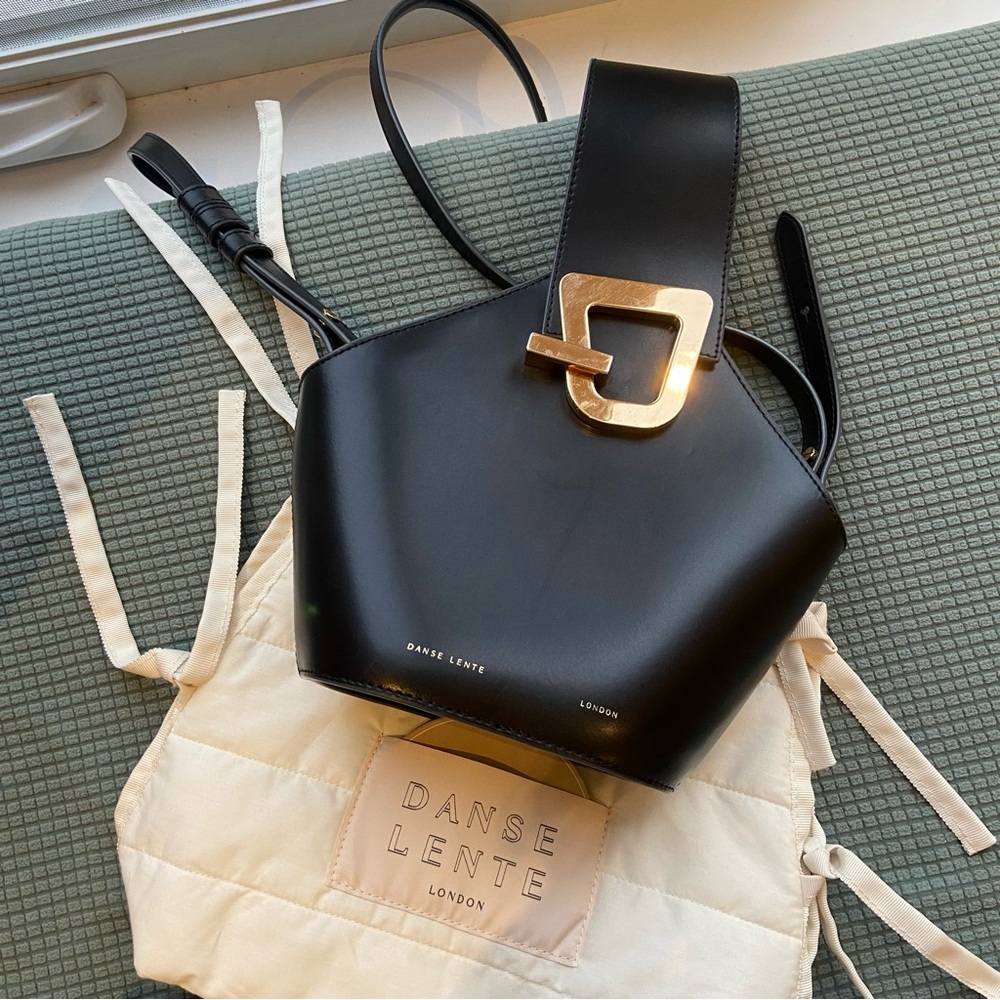 DANSE LENTE BLACK LEATHER BUCKET BAG JOHNNY GOLD HW